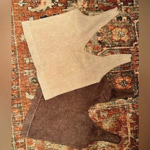 Aura cropped tank tops. Size s/m.